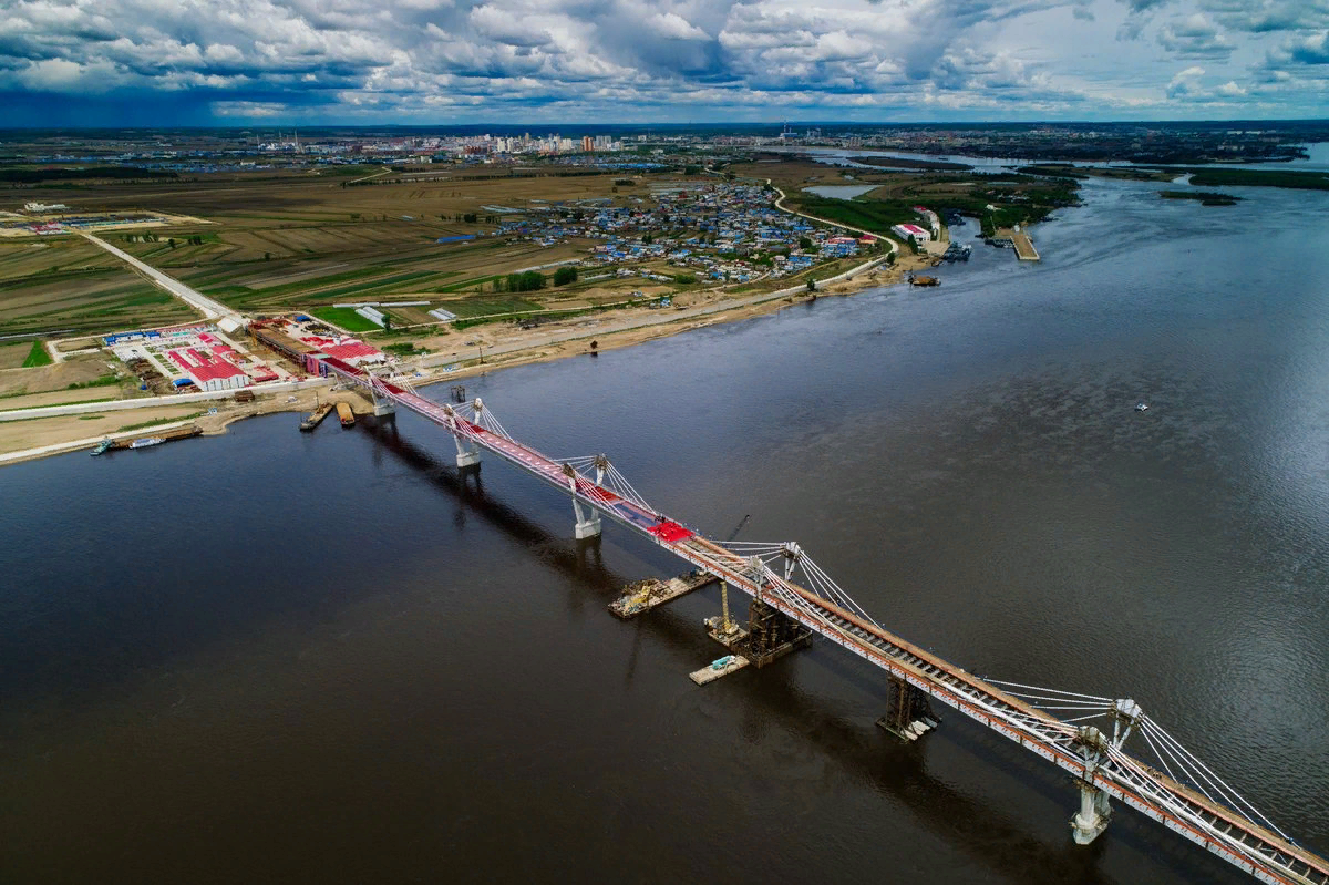 Переправа благовещенск хэйхэ сегодня. Мост Благовещенск Хэйхэ. Автомобильный мост Благовещенск Хэйхэ. Мост через Амур в Благовещенске. Мост в Китай в Благовещенске.