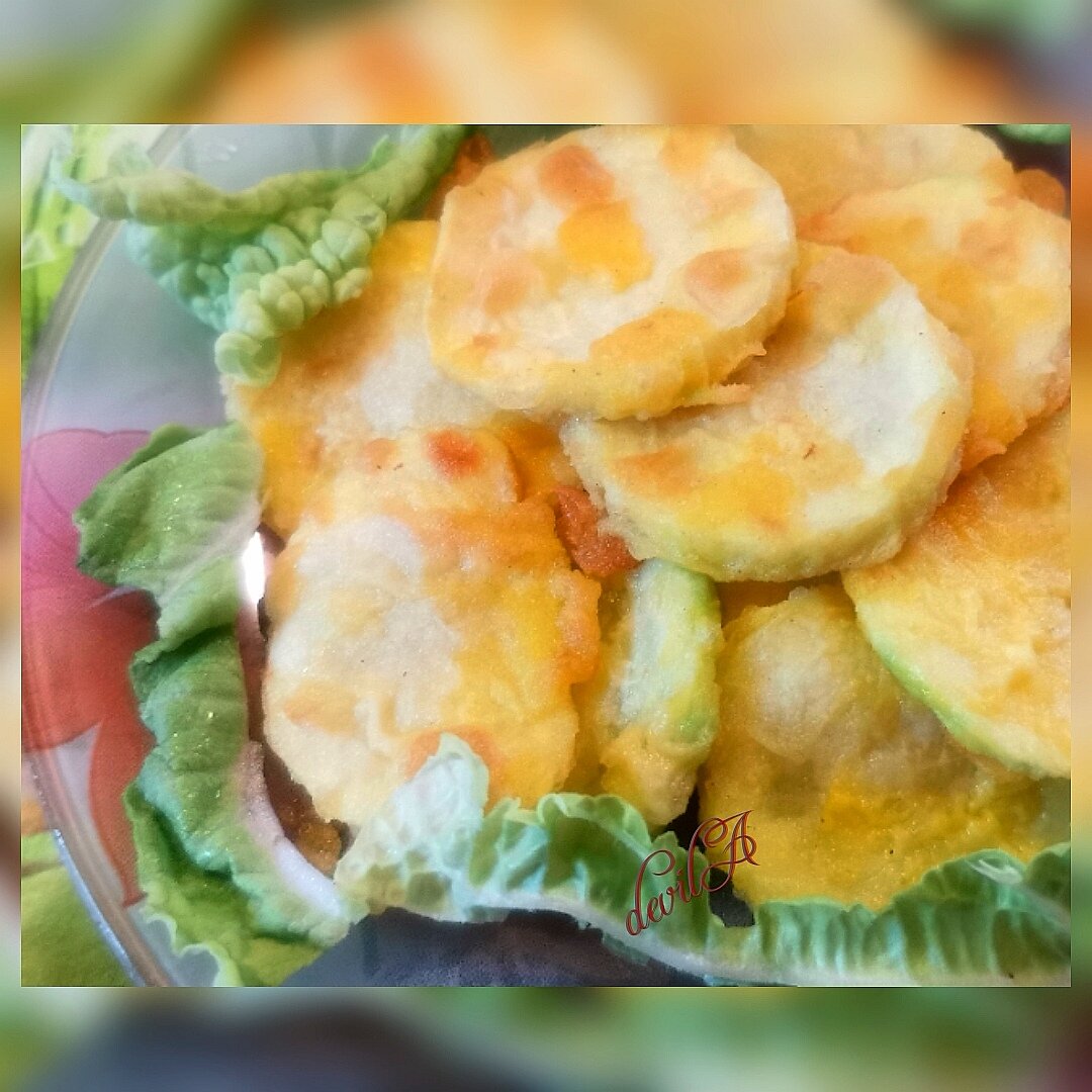 Можно потереть сыром и посыпать на кабачки, будет только так: "Пальчики-оближешь". 