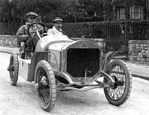 Рой Федден за рулём Brazil Straker 12/14HP Shamrock  фото: https://www.drive2.ru/b/1733186/