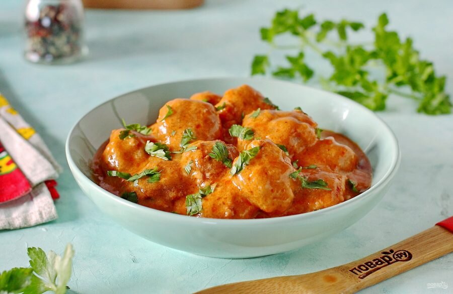 Мясные фрикадельки в томатном соусе