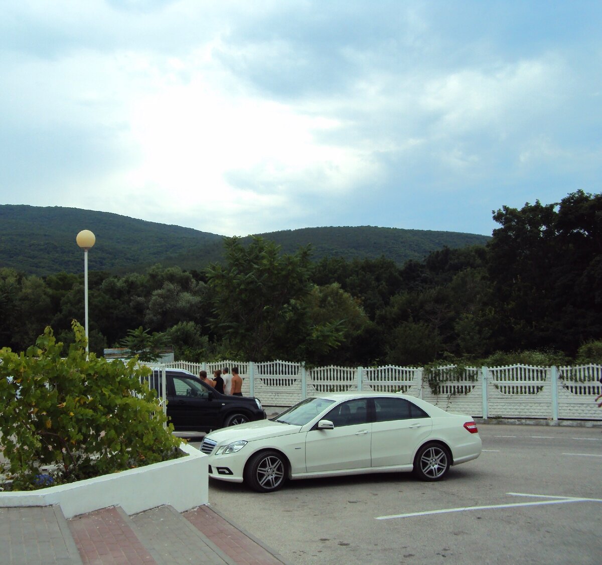 Источник изображения: личное фото автора. Добро пожаловать в Кабардинку! Вышли из автобуса и сделали первое фото.