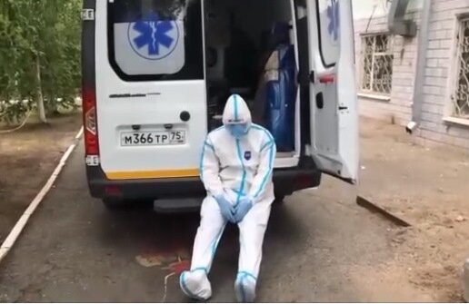 Кадр из клипа «Не все герои носят плащи»