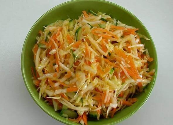 Сколько калорий в салате капуста с морковью. Капустный салат калории. Салат с капустой калорийность. Салат с капустой и морковью ккал. Салат с огурцом и капустой калории.