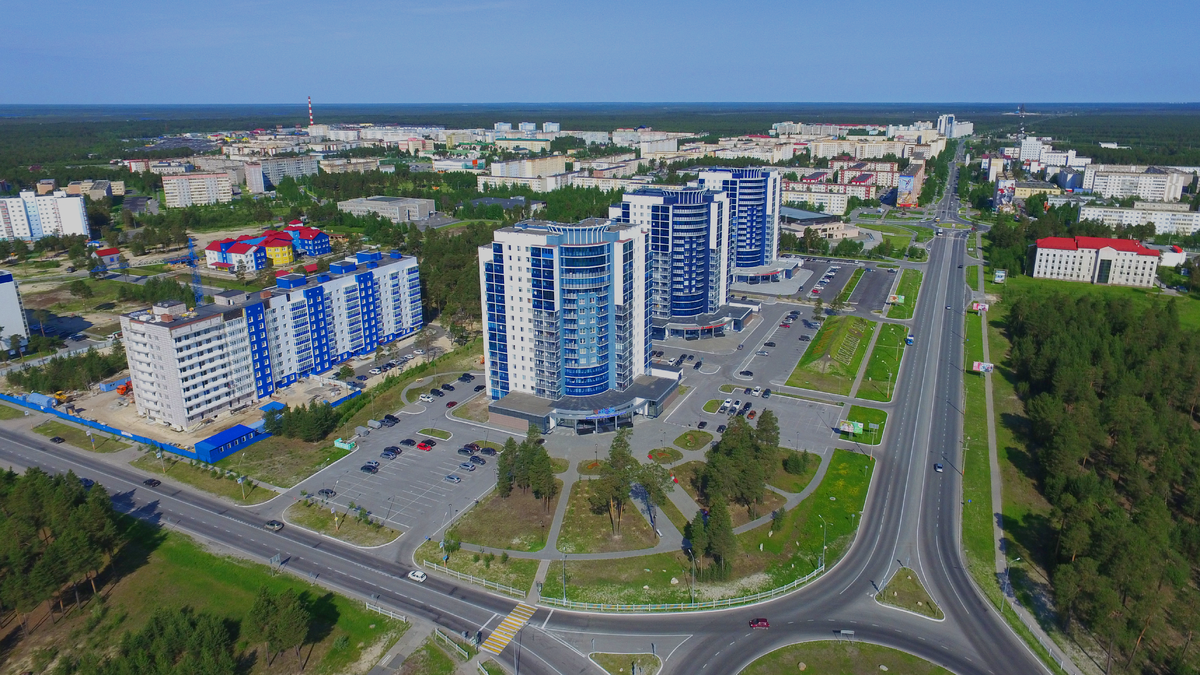 Выйдя из гостиницы морозным зимним утром, уже через несколько минут вы можете оказаться в тропическом лесу, затем совершить путешествие к центру Земли, а закончить день спектаклем одного из ведущих театров России. 