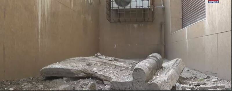 Отвалившийся балкон