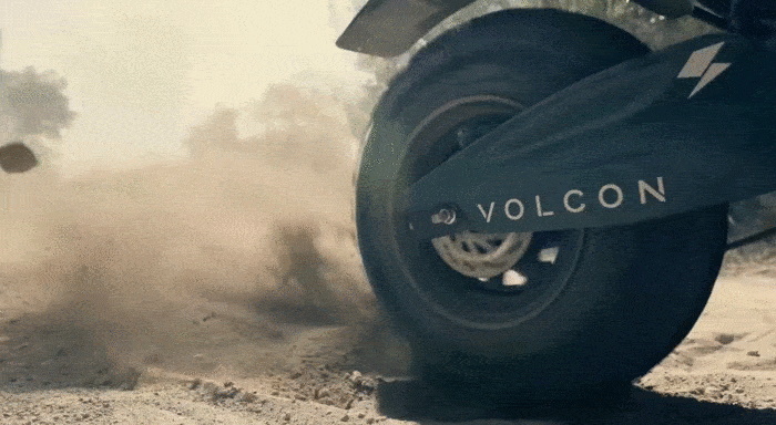 Кадры из рекламного ролика электромотоцикла Volcon Grunt на сайте производителя