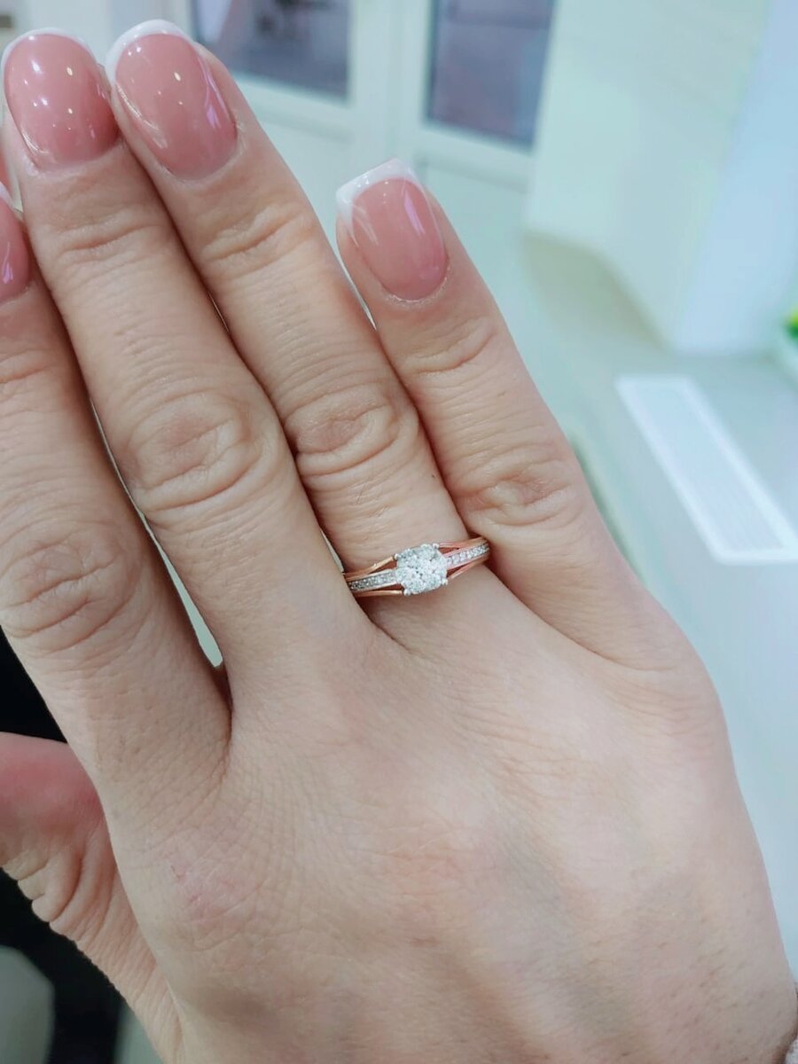 Кольцо розовое золото с бриллиантами