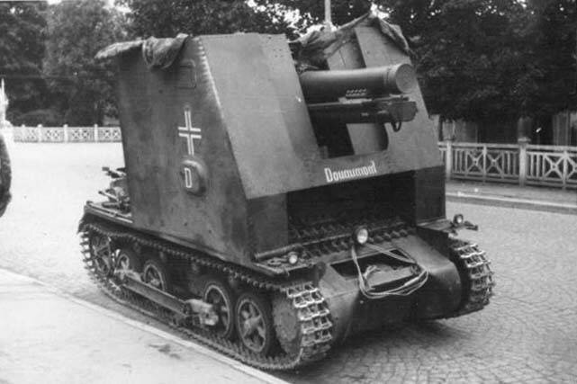 
САУ 15 cm sIG 33 Sfl. auf Pz.Kpfw.I Ausf.B во время Французской кампании. 