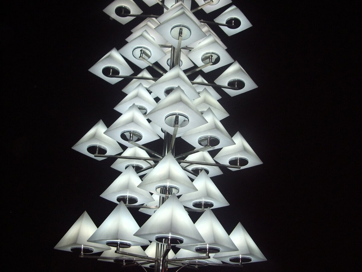 2. Image by PublicDomainPictures from Pixabay 