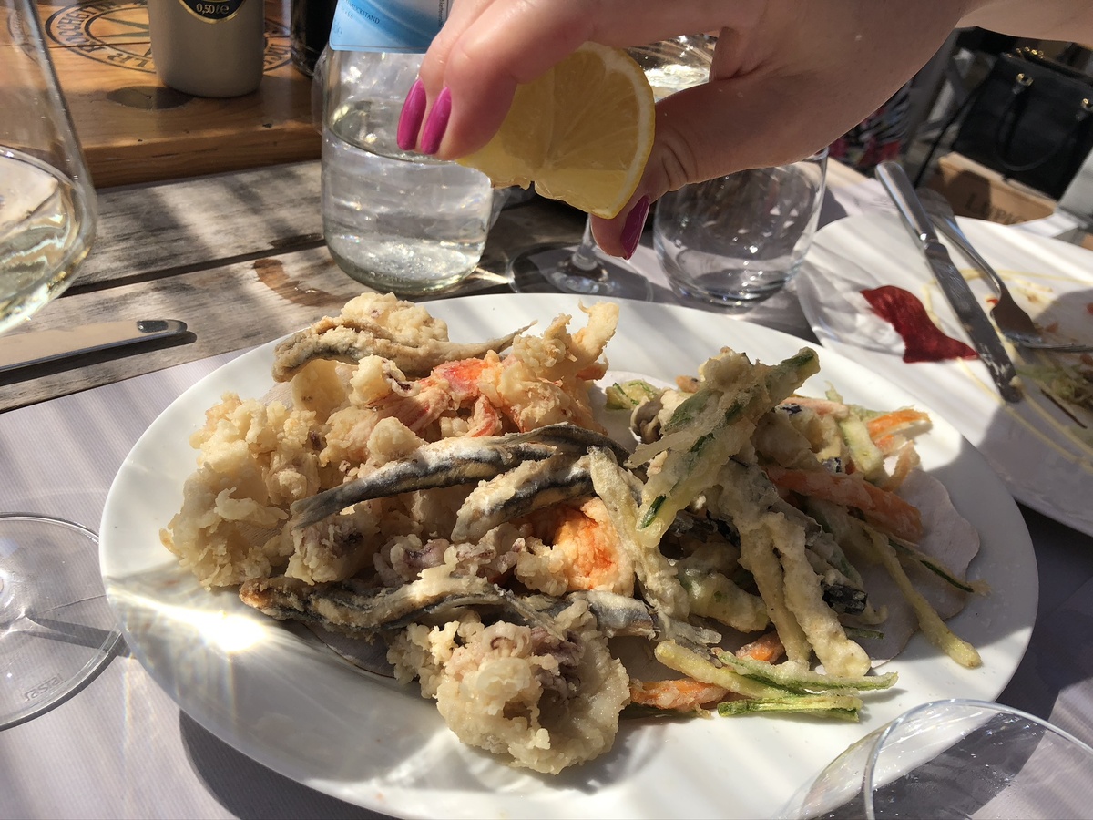 Любимое итальянское fritto misto. Фото автора 