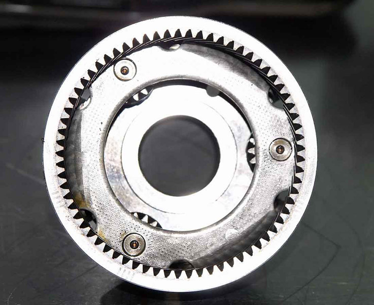 трёх сателлитный планетарный редуктор