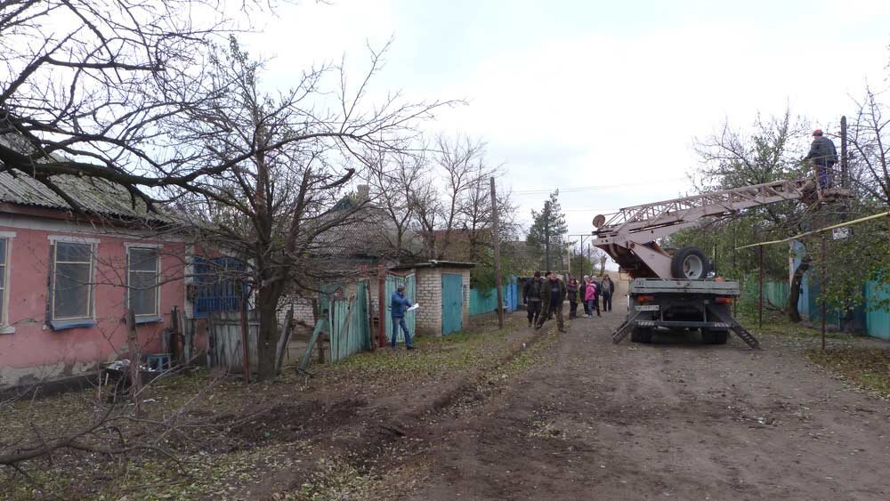 Первомайск. После очередного обстрела приступают к восстановлению