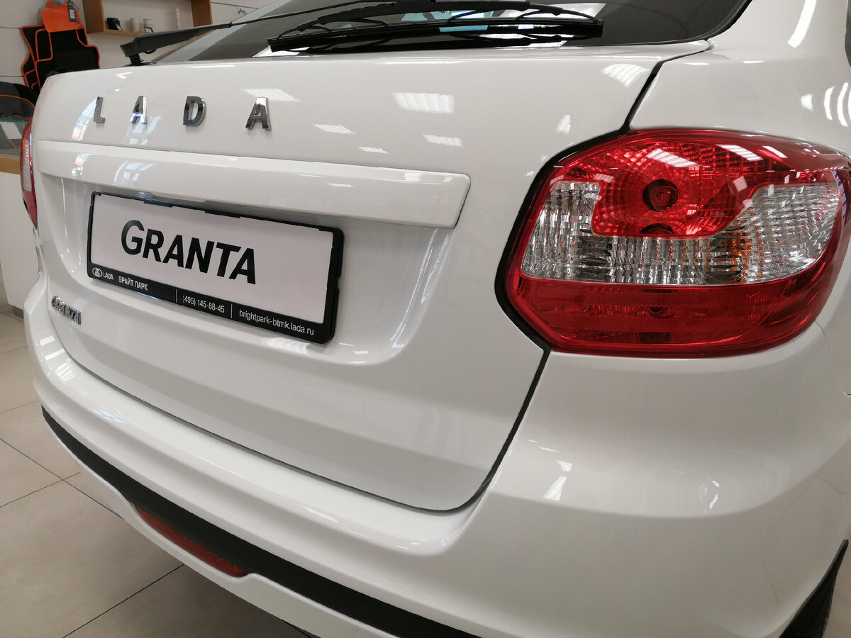 Моя Лада Гранта еще в салоне год назад. Фото Светы Давыдовой