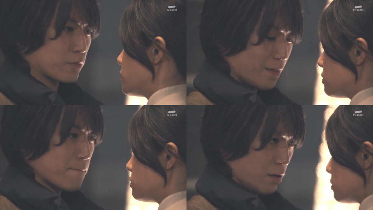 А она предложила переспать с ней, и за эту предельно короткую сцену Каменаши успел показать все: это не то что он хотел, ему и больно, и обидно, но девушка ему нужна и выбора нет, но он не принимает ее правила, это просто первый раунд...➡