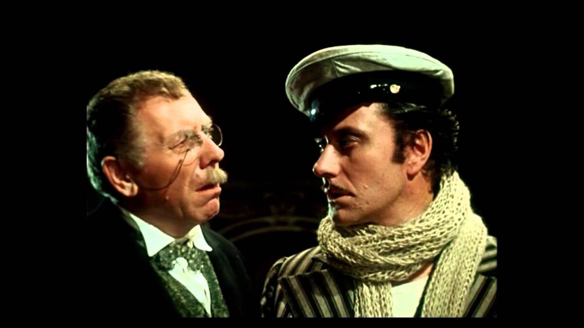 Анатолий папанов двенадцать стульев. Фильм 12 стульев с гомиашвили. Остап бендер и киса 12 стульев. 12 стульев фильм 1976 киса воробьянинов. 12 стульев фильм 1971.