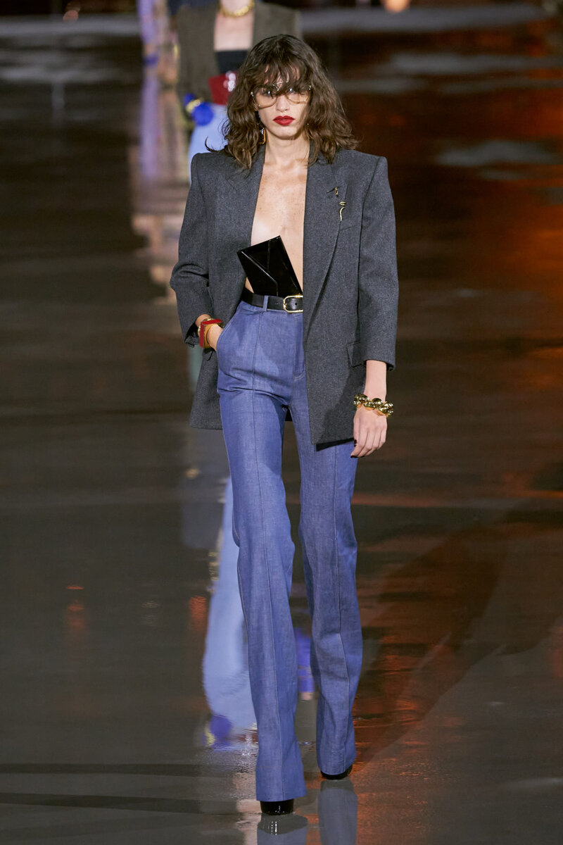 Saint Laurent весна-лето 2022 Источник_ Vogue Россия