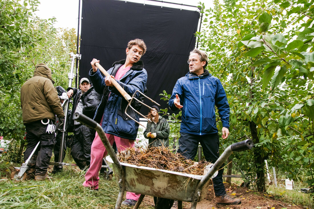 Быть актером — это вам не только красиво позировать перед камерой