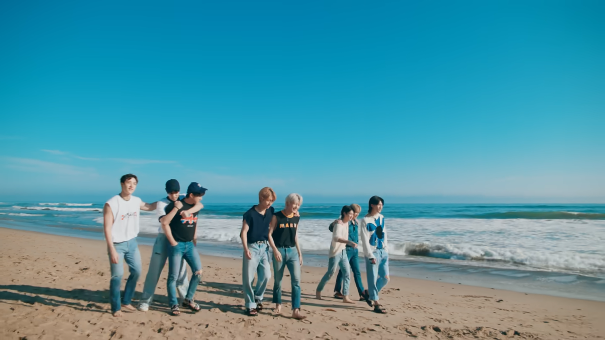 Stray Kids time out. Stray Kids Mixtape time out. Микстейп тайм аут СТРЕЙ. Клип Chill Stray Kids. Stray away