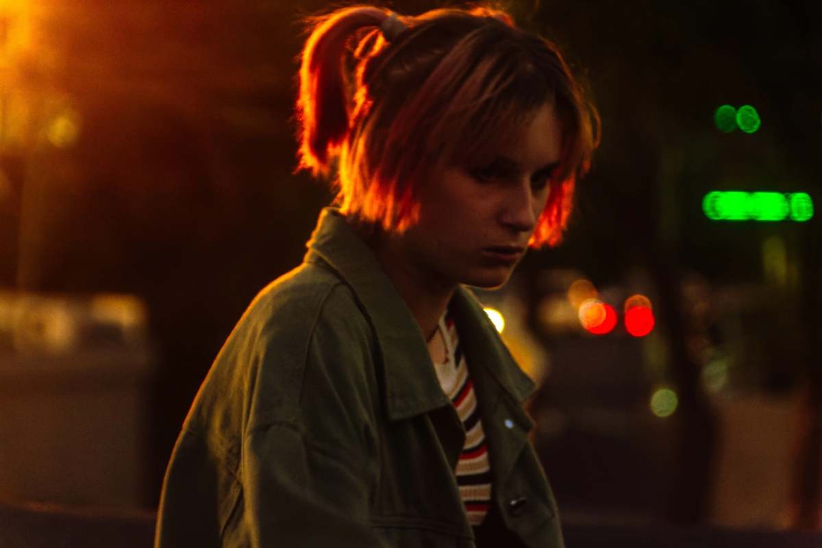 Свет от фонаря лучше солнца:)