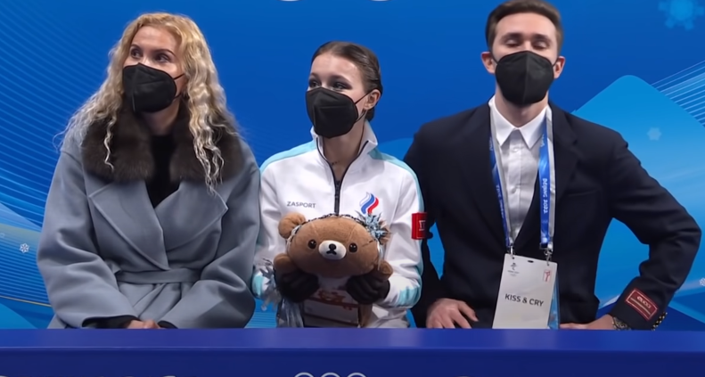 Этери Тутберидзе, Анна Щербакова, Даниил Глейхенгауз. Источник фото: официальный сайт Первого канала.