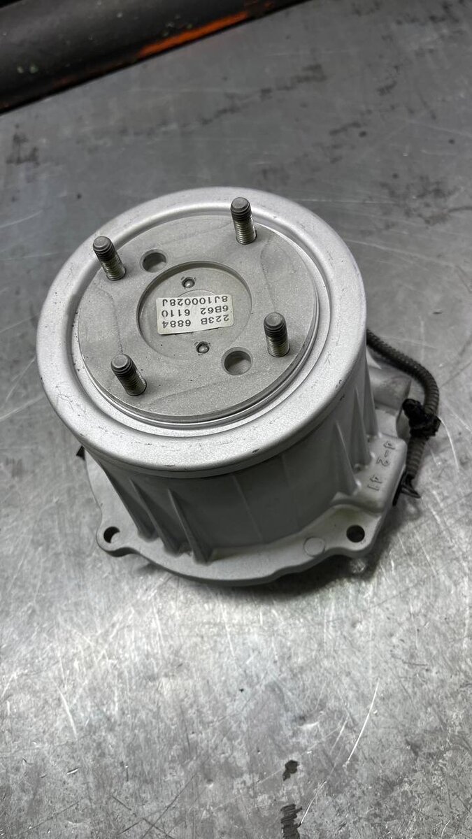 В наличии муфта полного привода Мазда СХ-5 и Мазда СХ-9  за 25 000 рублей. KE012797XB