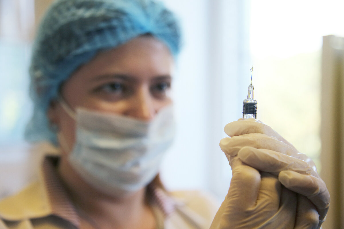 Ранняя вакцинация поможет сформировать иммунитет к началу эпидемического сезона. Фото: Photoagency Interpress/globallookpress.com