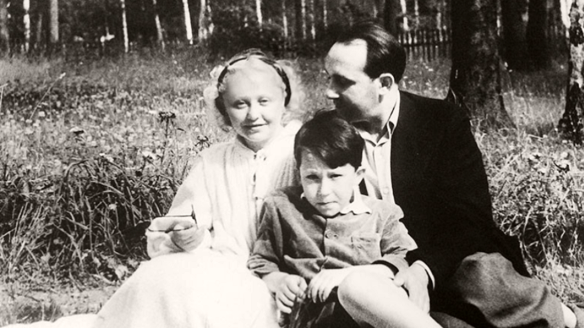 Янина Жеймо с сыном и Леоном Жанно. Фото из архива Янины Жеймо