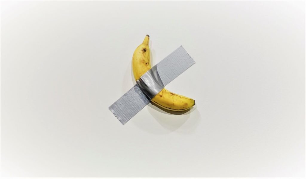 Маурицио Каттелан. "Комедиант", 2019