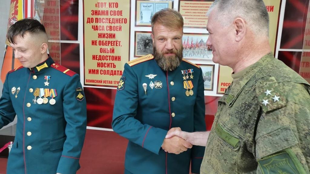 Экипаж легендарного танка «Алеша» получил по миллиону за уничтожение ...