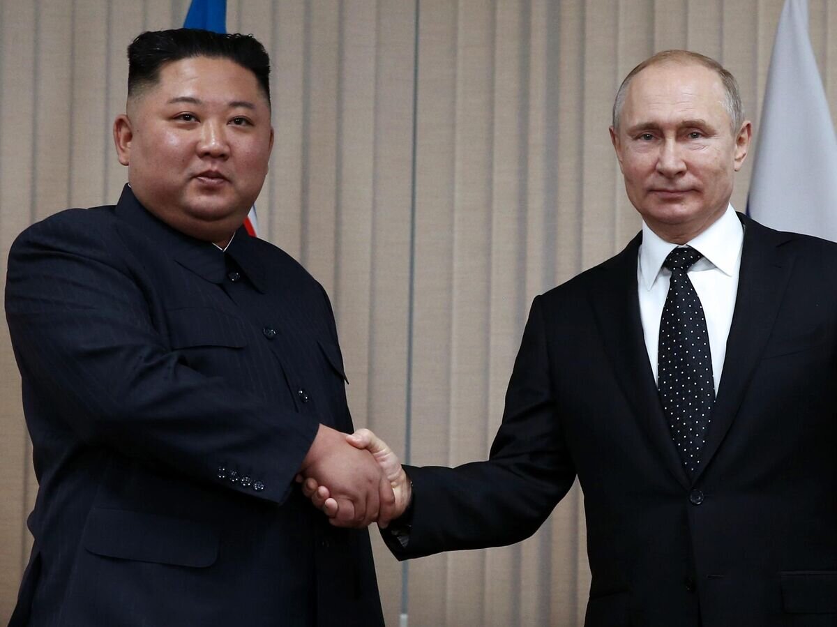    Президент РФ Владимир Путин и председатель Госсовета КНДР Ким Чен Ын© POOL