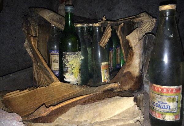 Откопал ящик водки, 30-летней давности: можно ли пить?