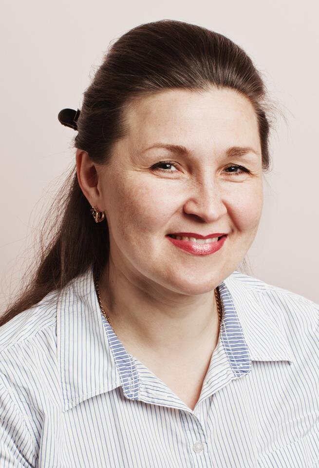 Надежда  Емельянова — педиатр, детский невролог, врач-гомеопат. Имеет  дополнительные специализации: «Нелекарственные методы лечения и  рефлексотерапия», «Невропатология», «Классическая и клиническая  гомеопатия». Опыт работы педиатром — 17 лет. Мы публикуем цикл бесед с  Надеждой Борисовной, посвященный наиболее важным для родителей вопросам:  детское здоровье и мягкие методы лечения.