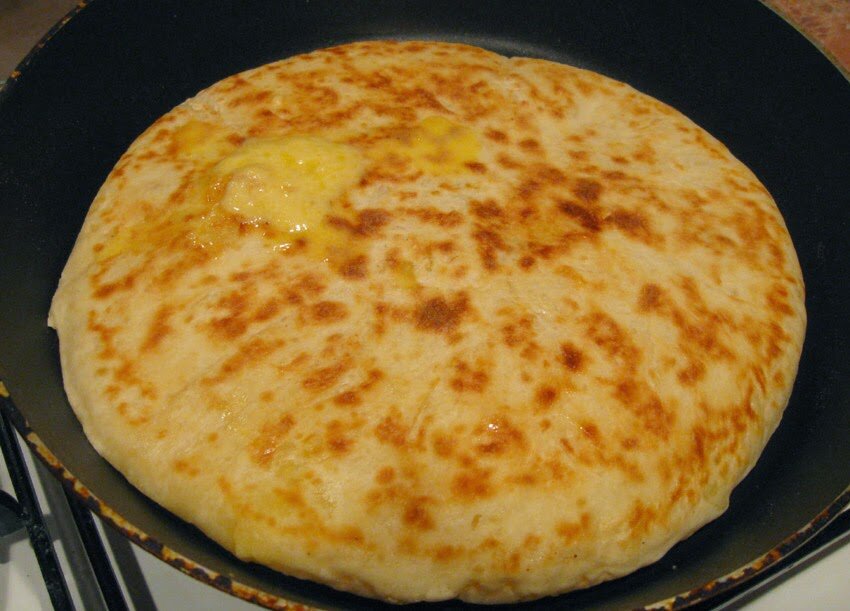 Хачапури с сыром на кефире на сковороде рецепт с фото пошаговый