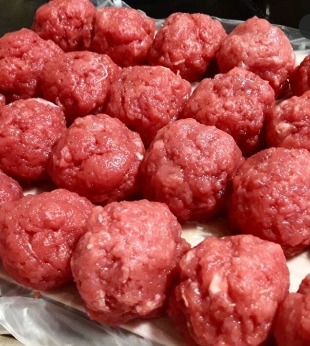 Фрикадельки готовые незамороженные.