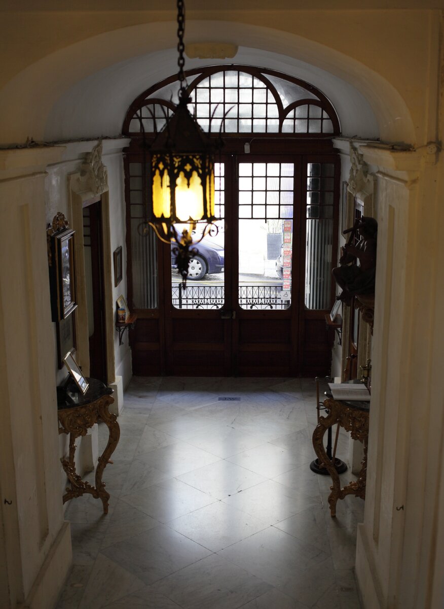 Вестибюль рыцарского дома