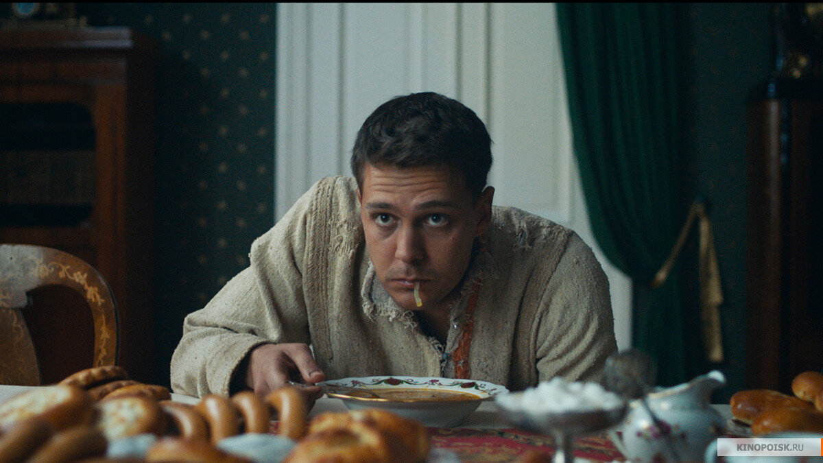 Кадр из фильма "Холоп". Фото взят с источника https://www.kinopoisk.ru/film/1183582/stills/ 