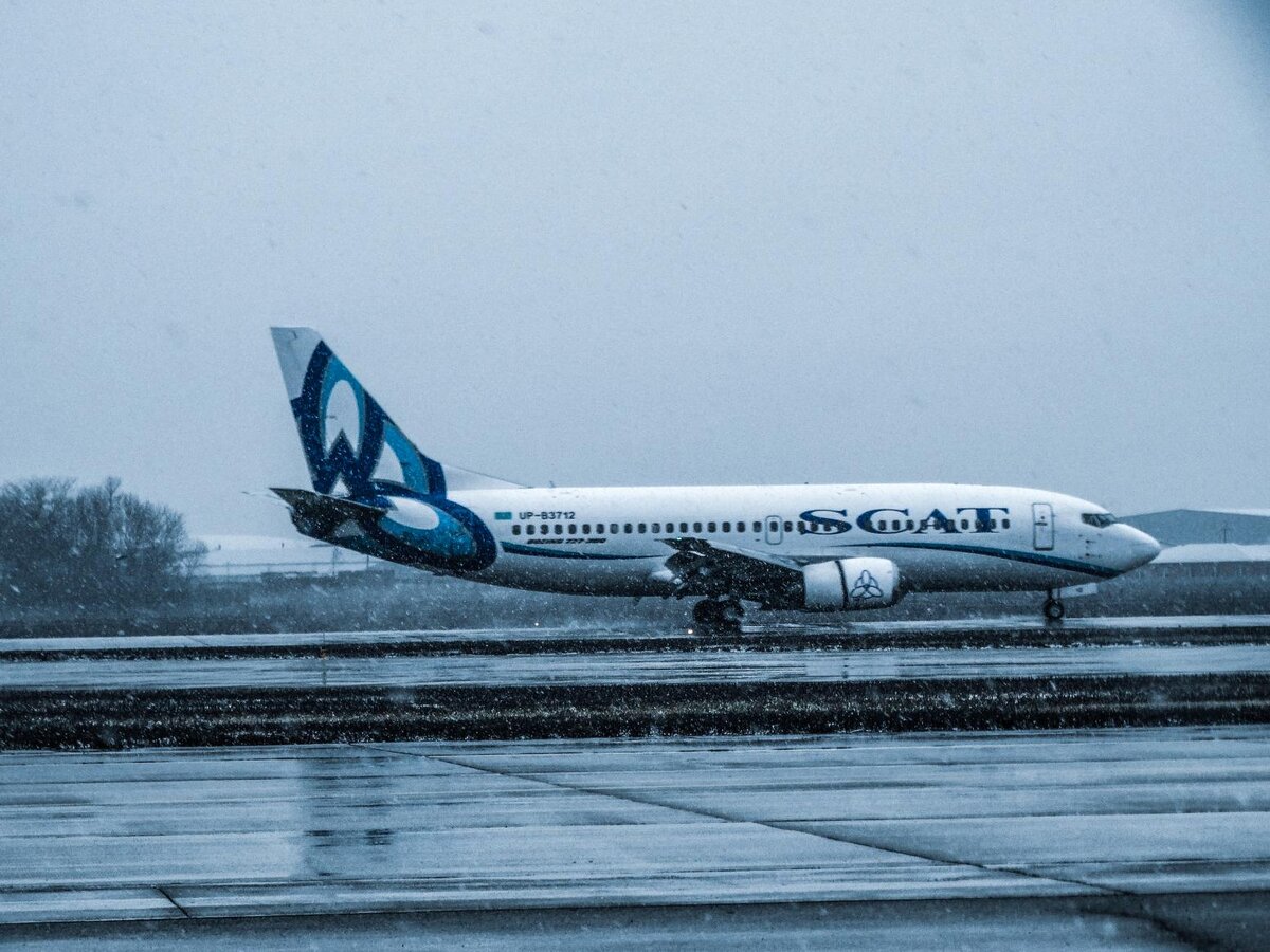 Boeing 737-300 а\к Скат (Казахстан)