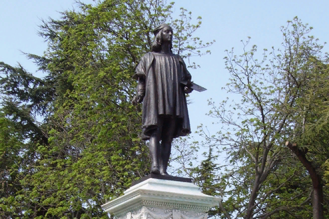 Памятник Рафаэлю Санти