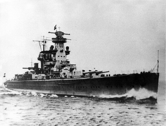 Фотография немецкого крейсера "Адмирал Шеер", 1942 год.
