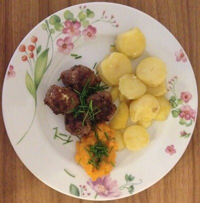 Котлетки с морковным соусом  