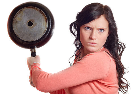 «Если долго сидеть на берегу реки, то можно увидеть, как по ней проплывет  труп твоего врага».
«Искусство войны» Сунь Цзы