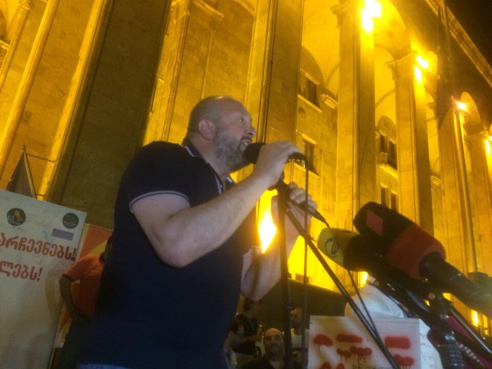 Маргвелашвили на акции около здания парламента. 25 июня, 2019 год. Фото: «Табула»