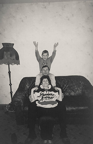 В детстве Вова жил с бабушкой и дедушкой