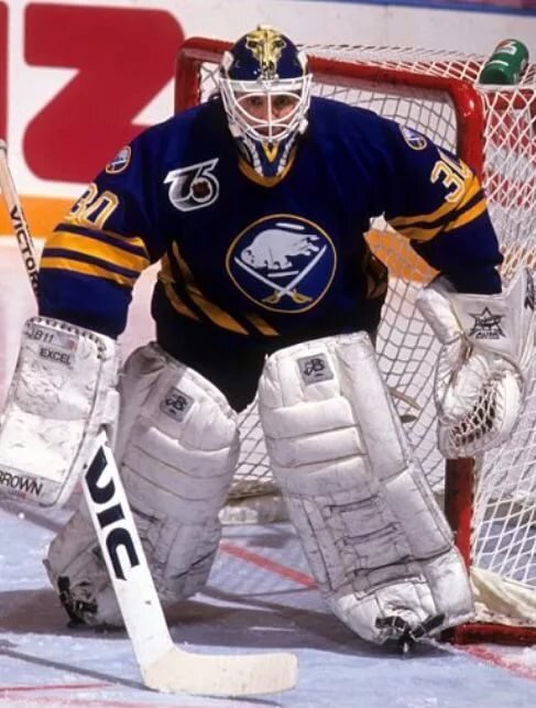 Клинт Маларчук-канадский хоккеист украинского происхождения, вратарь, хоккейный тренер.