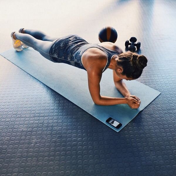 Планка. Подтягивает все мышцы. 