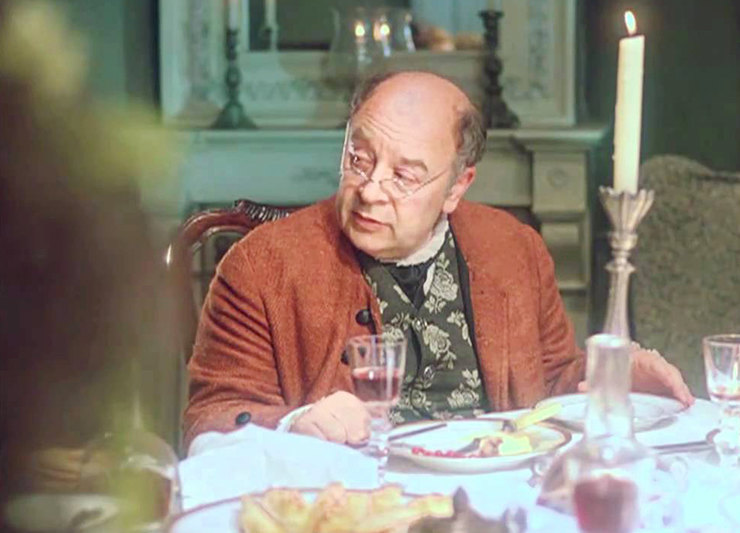 - Голова предмет тёмный и обследованию не подлежит...  (фильм "Формула любви").