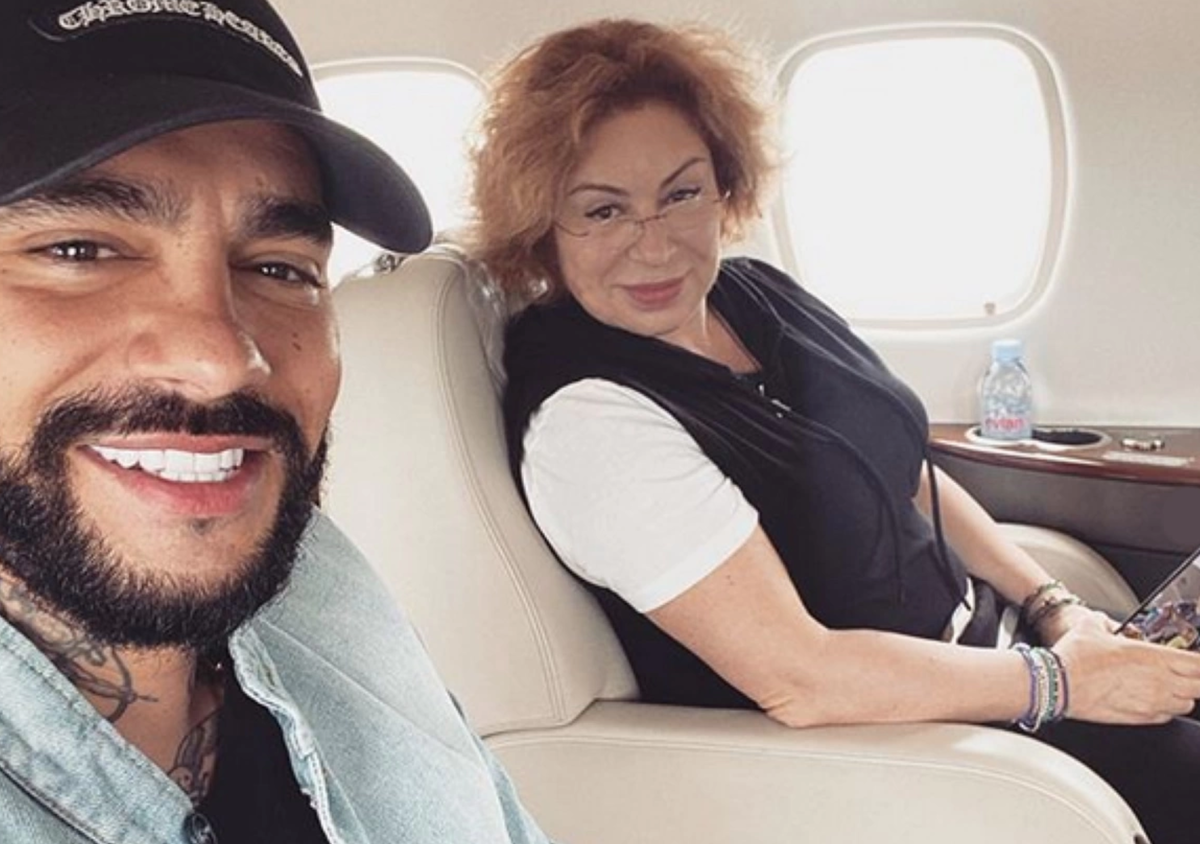 С кем отдыхает Тимати вдали от Решетовой и сына?