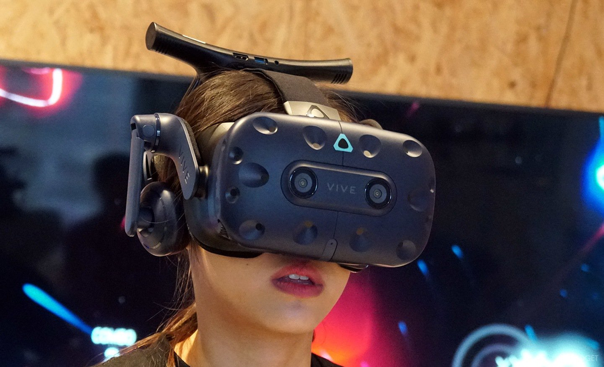 VR очки Vive Pro. VR шлем 360max. VR шлем Vive. Виар очки HTC Viva.