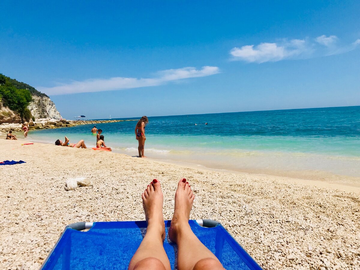 Где будут проводить итальянцы свой традиционный августовский отпуск в 2020 году  и почему именно так