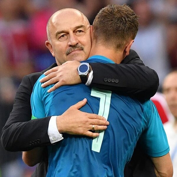 Станиславу Саламовичу необходимо уговорить Акинфеева вернуться, пока не поздно